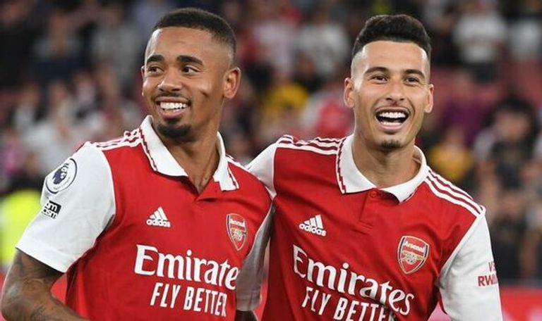 الثنائي البرازيلي لأرسنال مارتينيلي وجيسوس المهاجم المصري محمد صلاح