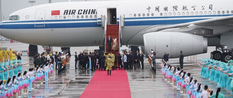 لحظة وصول الرئيس السوري بشار الأسد إلى الصين