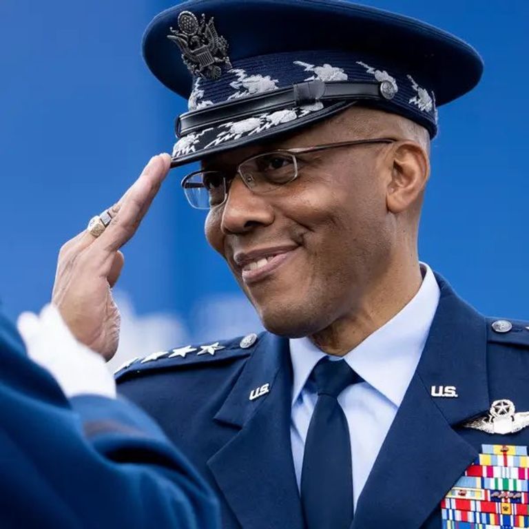 الجنرال براون مع الرئيس جو بايدن