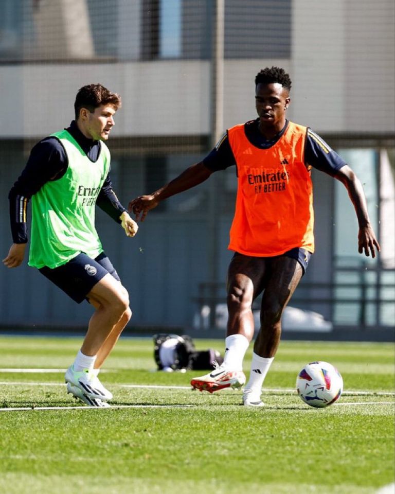 فينيسيوس  فينيسيوس وكارفاخال