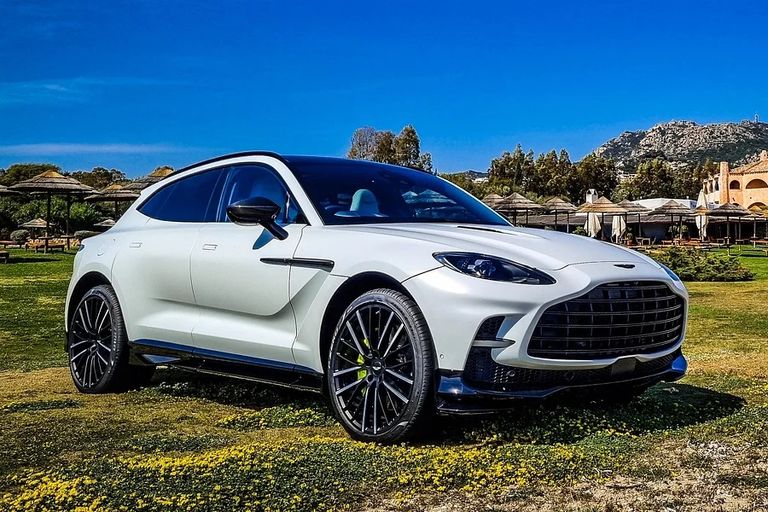Aston Martin DBX 707 Mercedes-Maybach GLS 600