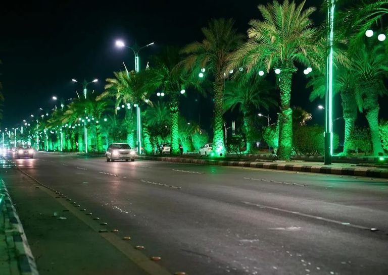 شوارع المملكة تتزين بأعلام البلاد احتفاء باليوم الوطني