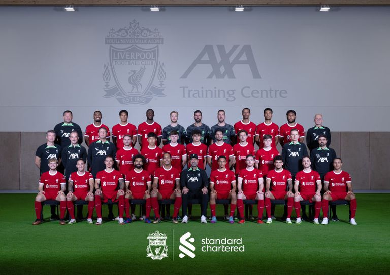 الصورة الرسمية لفريق ليفربول في موسم 2023-2024 فريق ليفربول