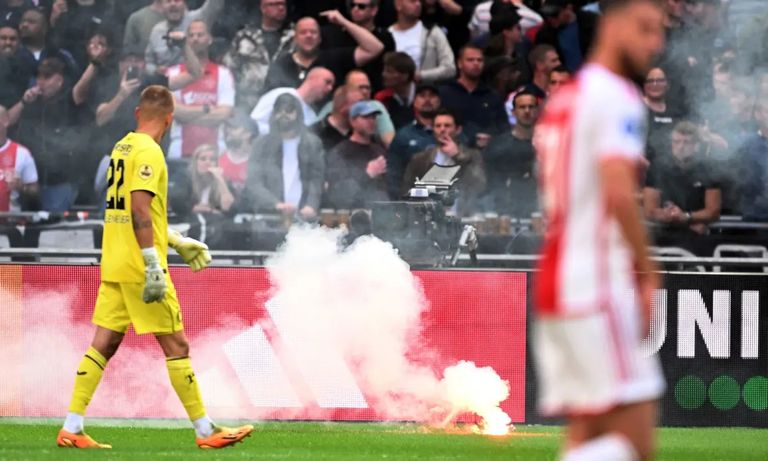 شغب الجماهير في مباراة أياكس وفينورد شغب الجماهير في مباراة أياكس وفينورد
