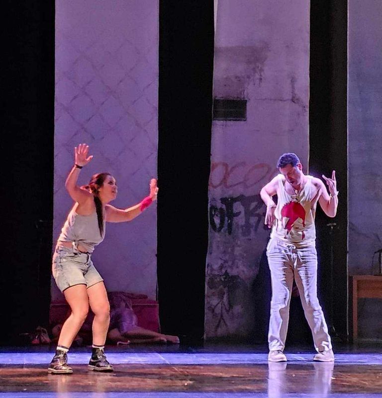 مشهد من مسرحية "الفيرمة"