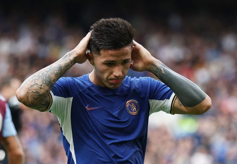 إنزو فرنانديز نجم تشيلسي فريق ليفربول