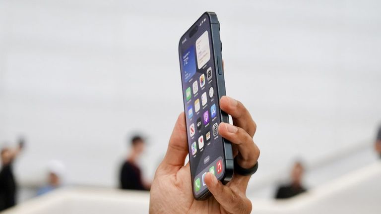 هاتف iPhone 15 Pro