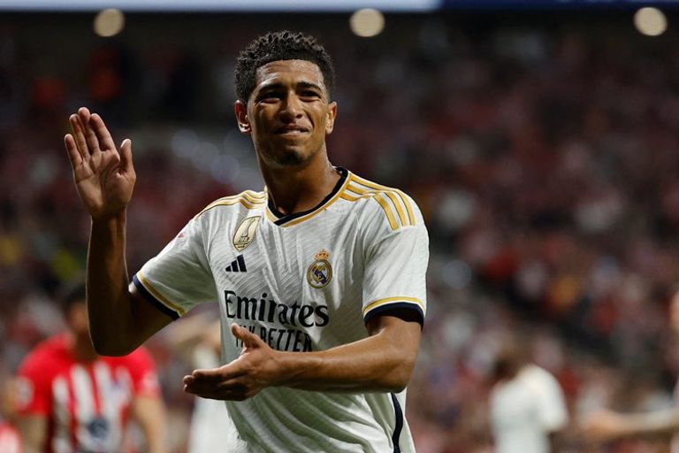 جود بيلينغهام بقميص ريال مدريد ضد أتلتيكو مدريد بيلينغهام في مباراة ريال مدريد وأتلتيكو مدريد