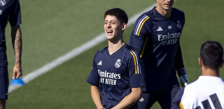 أردا غولر خلال تدريبات ريال مدريد