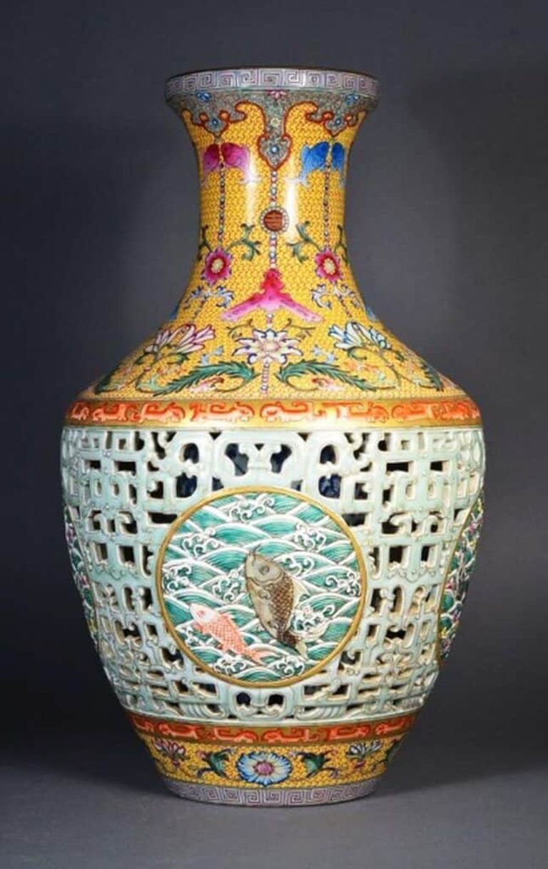 وعاء غسل الفرشاة عمره 900 عام