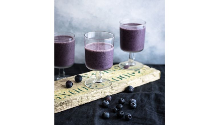 طريقة عمل عصير التوت الأسود عصير التوت