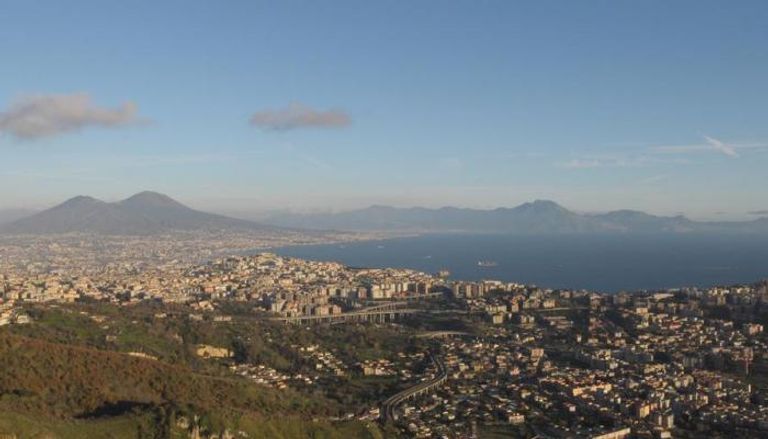 حقل بركاني قرب نابولي الإيطالية يشهد زلزالا قويا- أرشيفية
