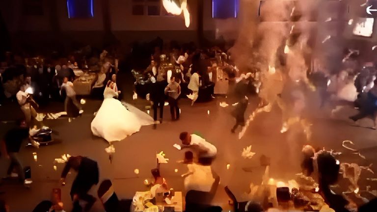 من تشييع جثامين ضحايا حريق زفاف العراق