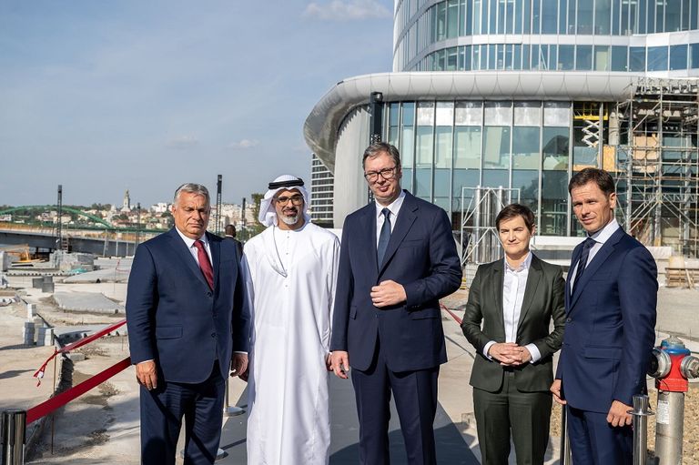 الشيخ خالد بن محمد بن زايد آل نهيان يزور مشاريع تطويرية في بلغراد