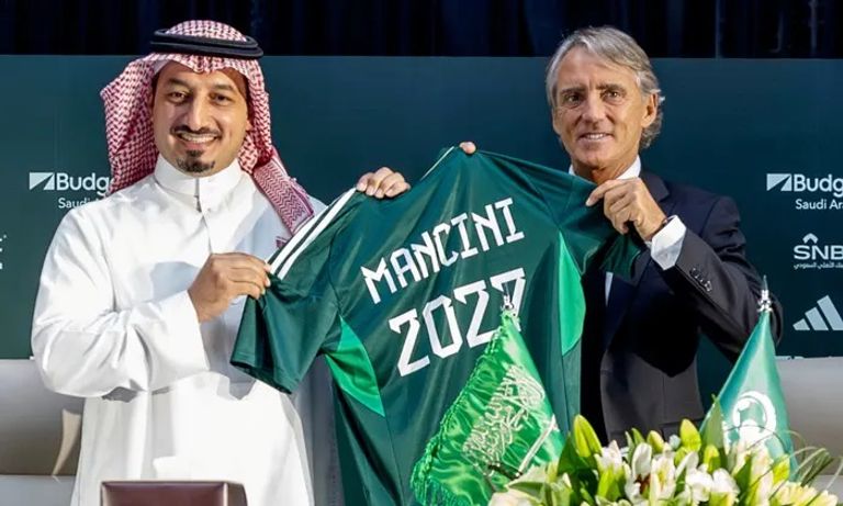 روبرتو مانشيني مدرب المنتخب السعودي روبرتو مانشيني مدرب المنتخب السعودي