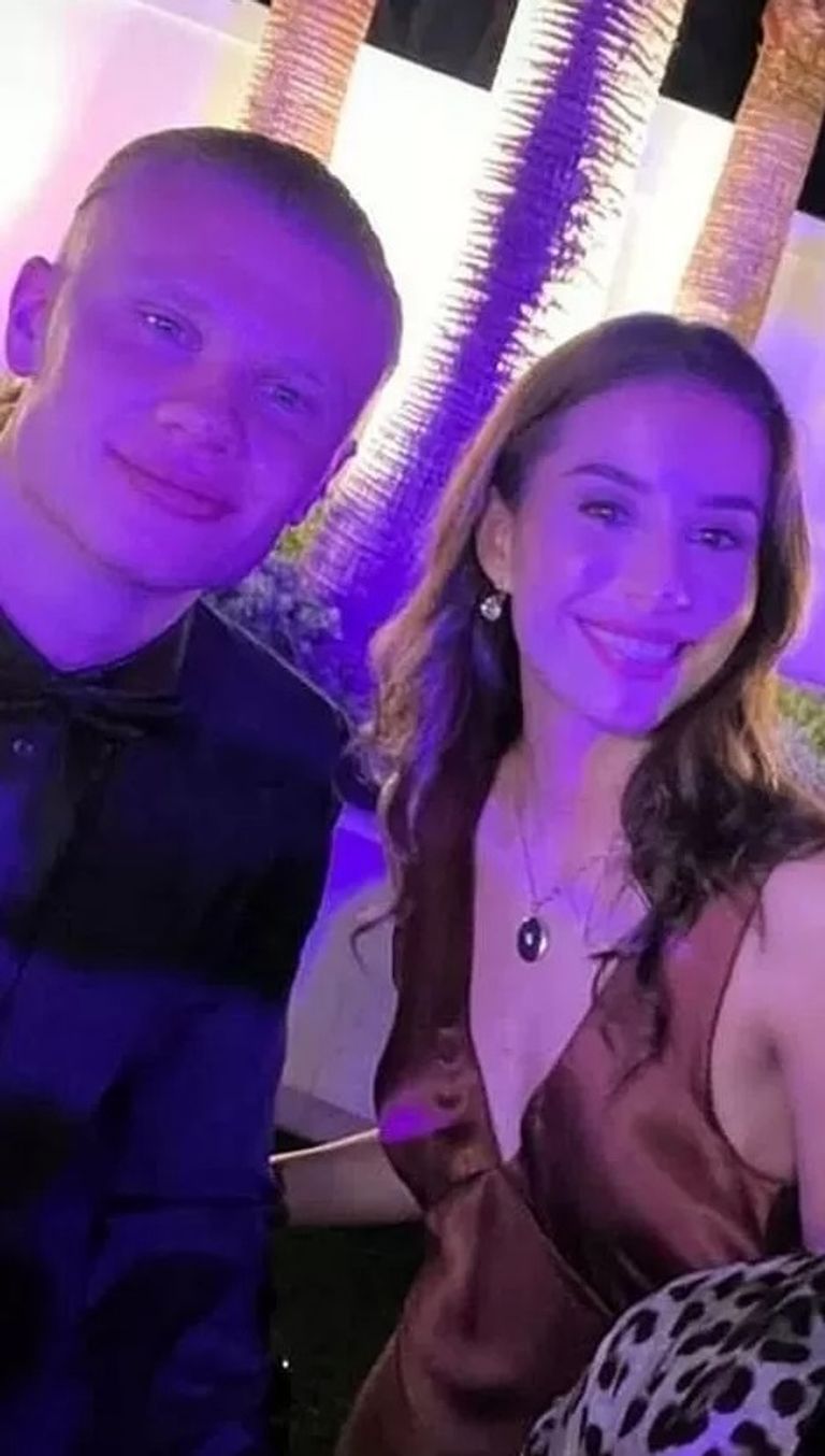 احتفال هالاند برأس السنة إيرلينغ هالاند نجم مانشستر سيتي