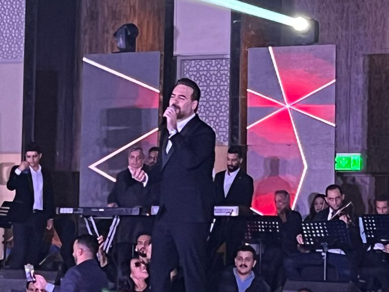 عمرو دياب في حفل دبي