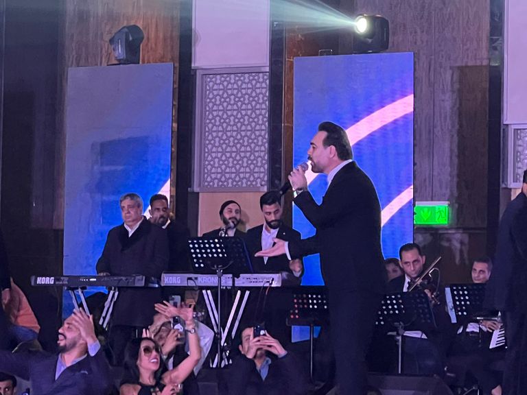 عمرو دياب في حفل دبي