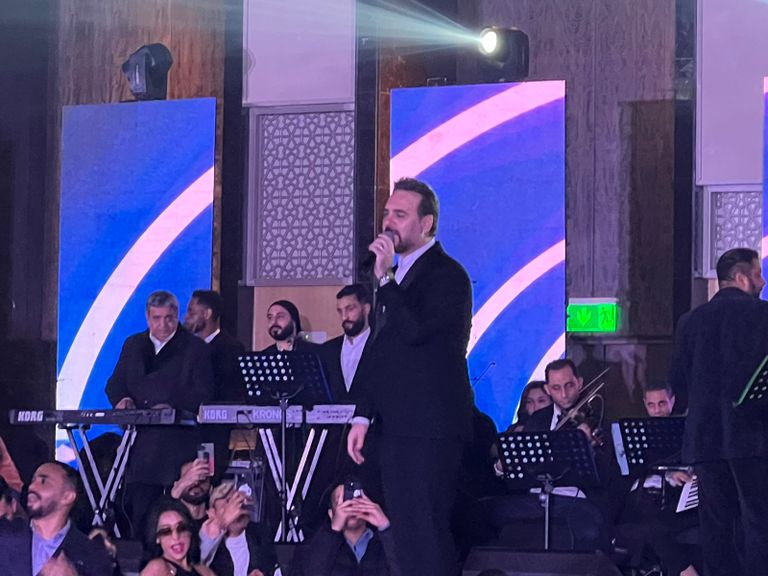 عمرو دياب في حفل دبي