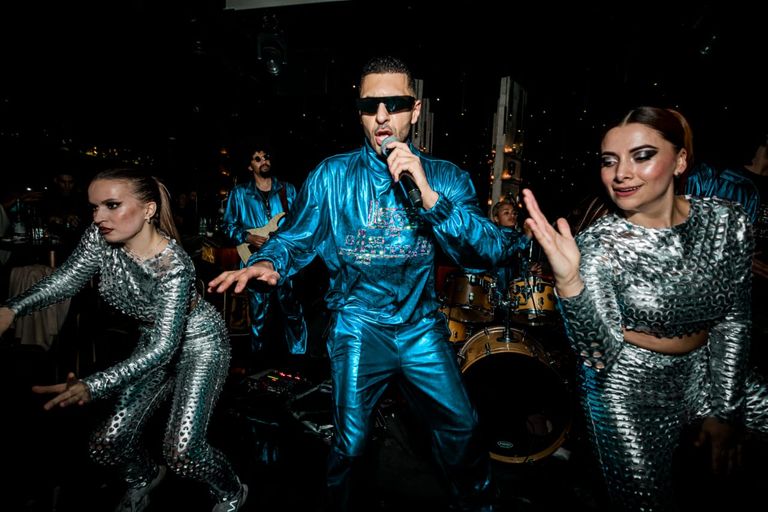 عمرو دياب في حفل دبي