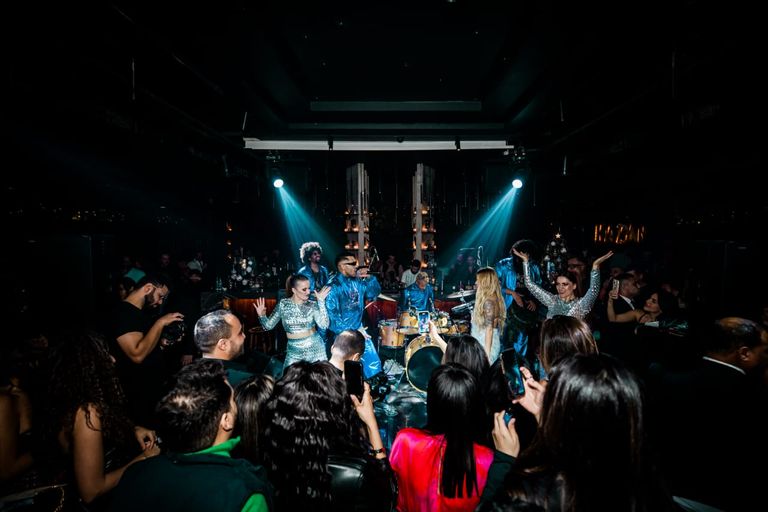 عمرو دياب في حفل دبي