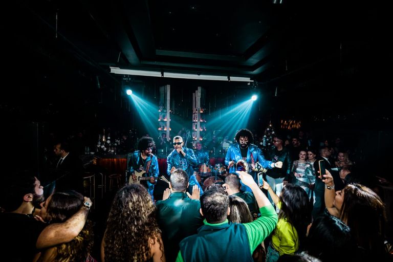 عمرو دياب في حفل دبي