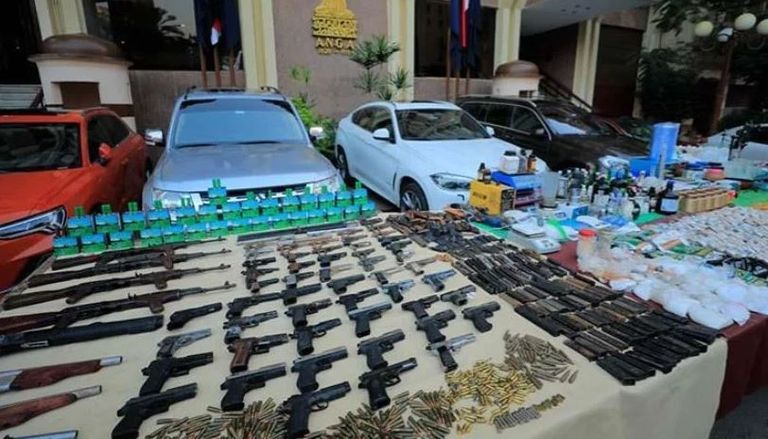 المتهمون والمضبوطات