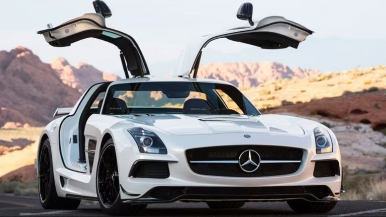 سيارة Maybach S680 4-Matic