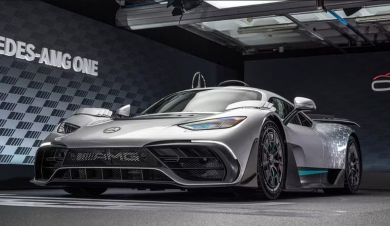 سيارة Maybach S680 4-Matic