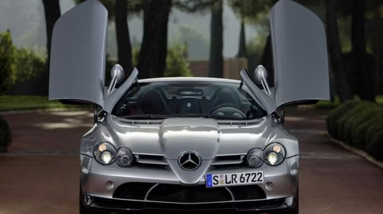 سيارة Maybach S680 4-Matic