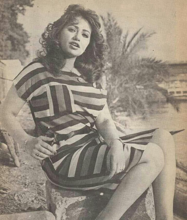 الفنانة ليلي علوي مع ابنها خالد