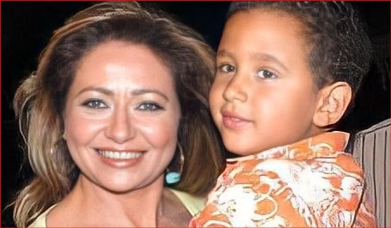 الفنانة ليلي علوي مع ابنها خالد