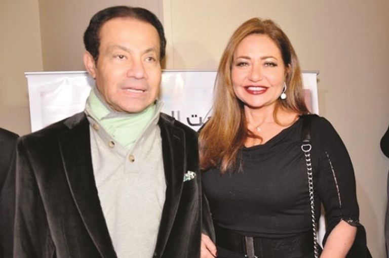 الفنانة ليلي علوي مع ابنها خالد