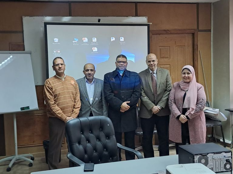 المديرون والمراقبون الماليون 