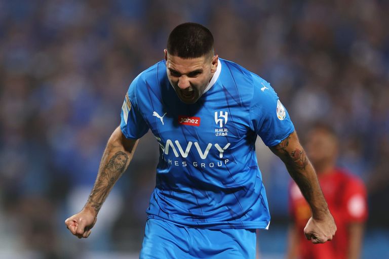 ميتروفيتش روبرتو فيرمينو مهاجم الأهلي