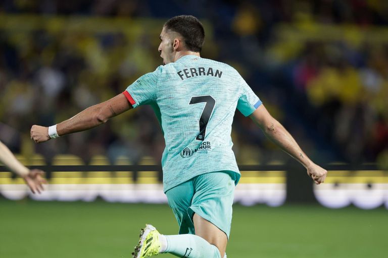 فيران توريس جواو فيليكس لاعب برشلونة