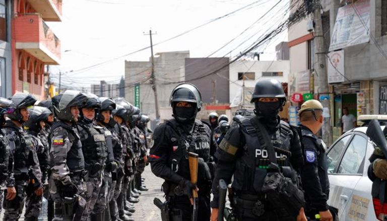 عناصر أمنية في حالة تأهب بعد إعلان الطوارئ في الإكوادور