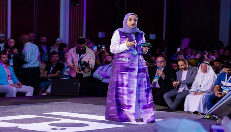 جانب من فعاليات قمة المليار متابع