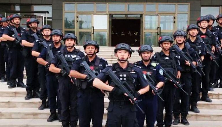 أفراد من الشرطة الصينية
