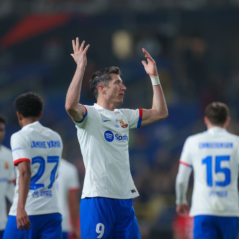 ليفاندوفسكي برشلونة الإسباني