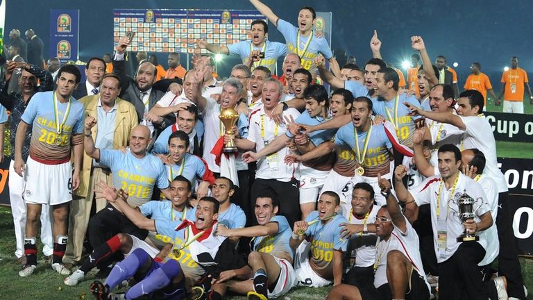 منتخب مصر بطل كأس أمم أفريقيا 2010 منتخب السنغال بطل كأس أمم أفريقيا 2021