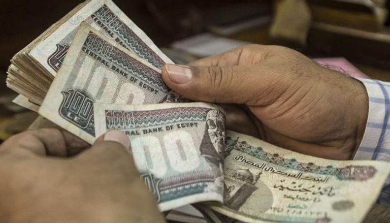 أوراق نقدية مصرية فئة 100 جنيه - أرشيفية