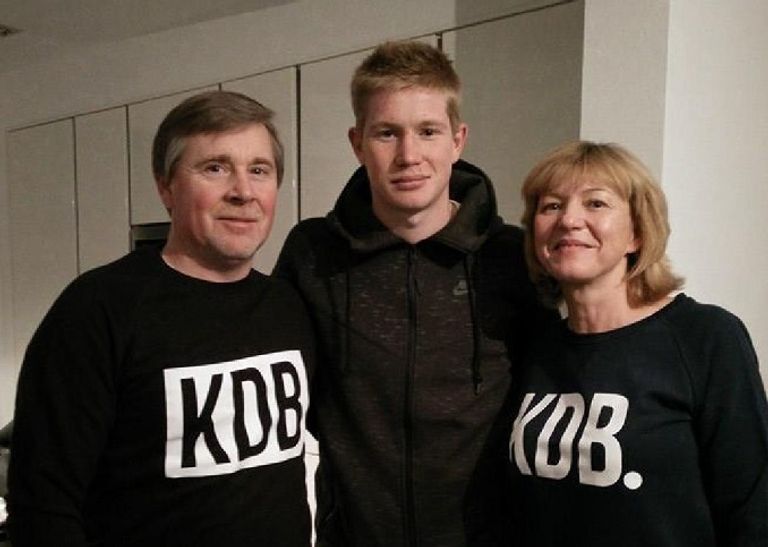 دي بروين ووالدته ووالده