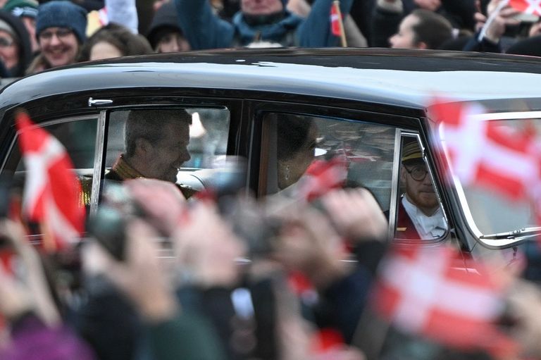 فريدريك العاشر في شرفة القصر