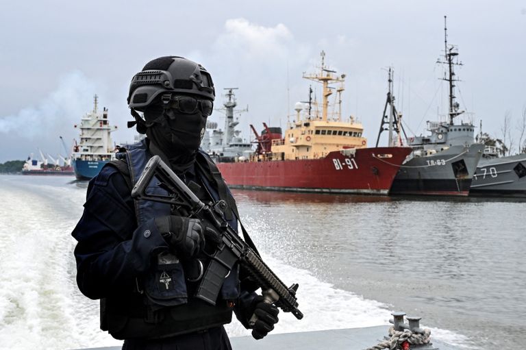 قوات من الجيش والشرطة تقتحم أحد السجون