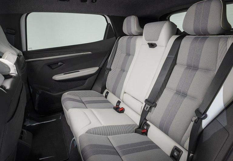 سيارة Scenic E-Tech Electric الكهربائية موديل 2024 سيارة رينو Scenic E-Tech Electric الكهربائية موديل 2024