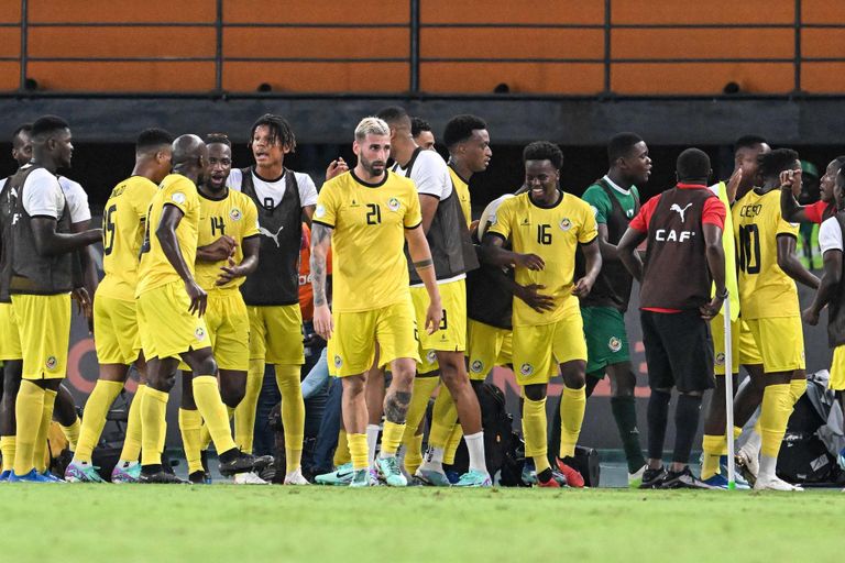 جانب من مباراة مصر وموزمبيق محمد صلاح قائد منتخب مصر في مباراة موزمبيق