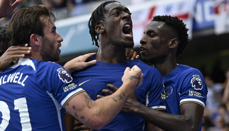 فريق تشيلسي كريم بنزيما مهاجم الاتحاد السعودي