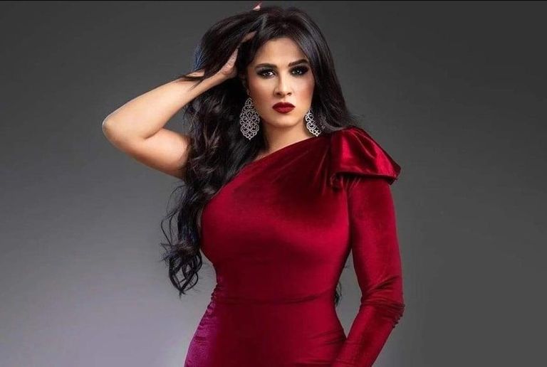 الفنانة ياسمين عبدالعزيز