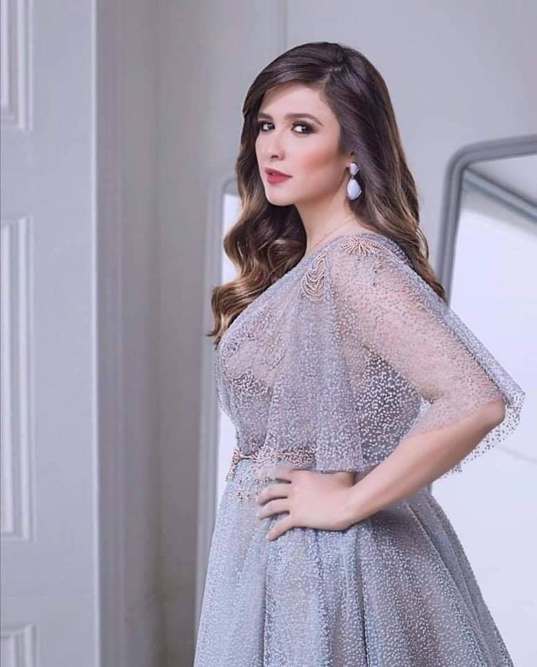الفنانة ياسمين عبدالعزيز
